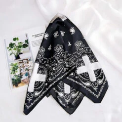 Bandana Félécité | RoyalBandana 5 Bandana Félécité | RoyalBandana -RoyalBandana Shop Bandana Felicite plie