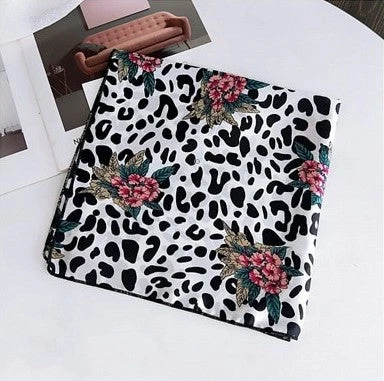 Bandana Jupiter | RoyalBandana 2 Bandana Jupiter | RoyalBandana – Image 2