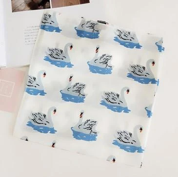 Bandana Imprimé Cygnes | RoyalBandana 2 Bandana Imprimé Cygnes | RoyalBandana – Image 2